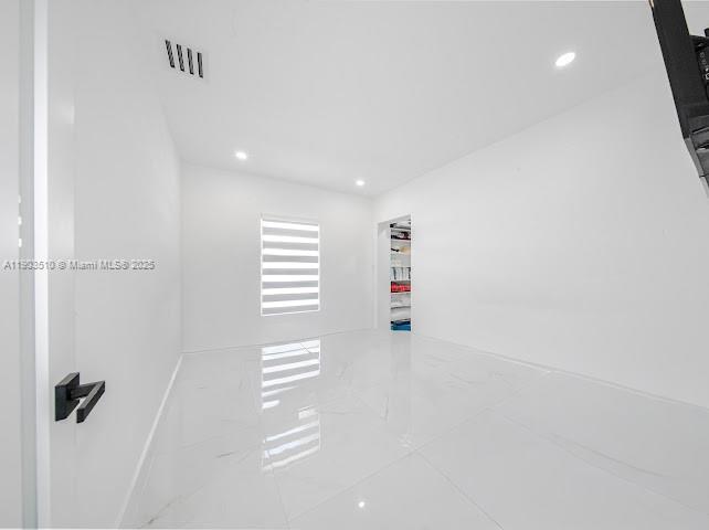 GOLDEN HIGHLANDS EST - Residential