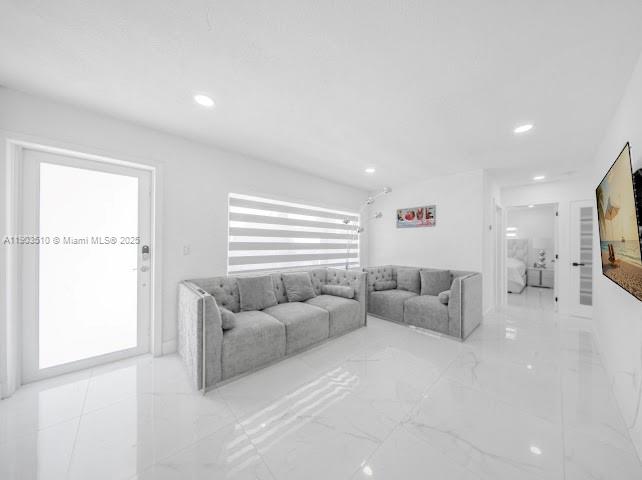 GOLDEN HIGHLANDS EST - Residential