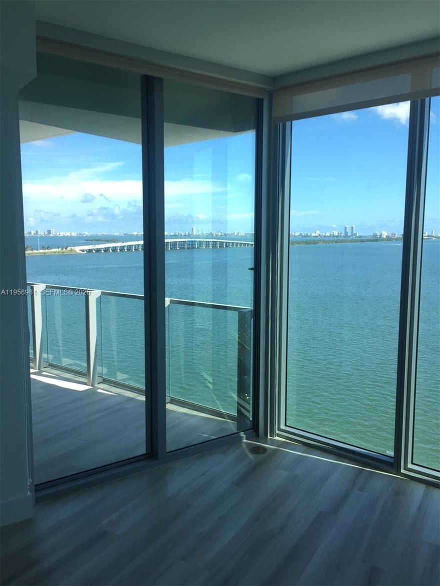 Lovely 2 BEDROOM / 2 BATHROOM unit with top of the line amenities and appliances. Fantastic bay views and semi private elevator and foyer. Amenities include: gorgeous pools, beach club cabanas, waterfront deck, state of the art fitness center. Great location, minutes away from Downtown, Design district and Wynwood...