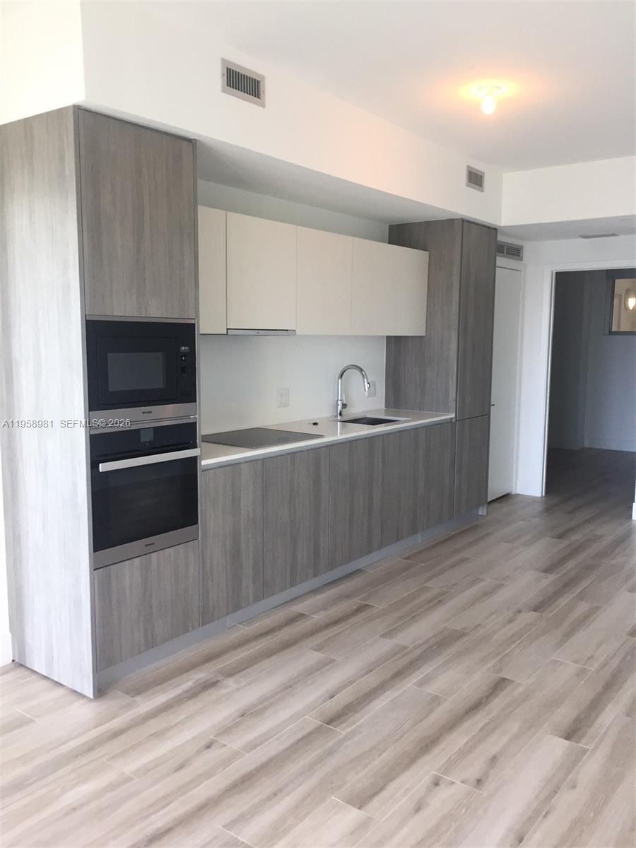 BISCAYNE BEACH - Residential Lease