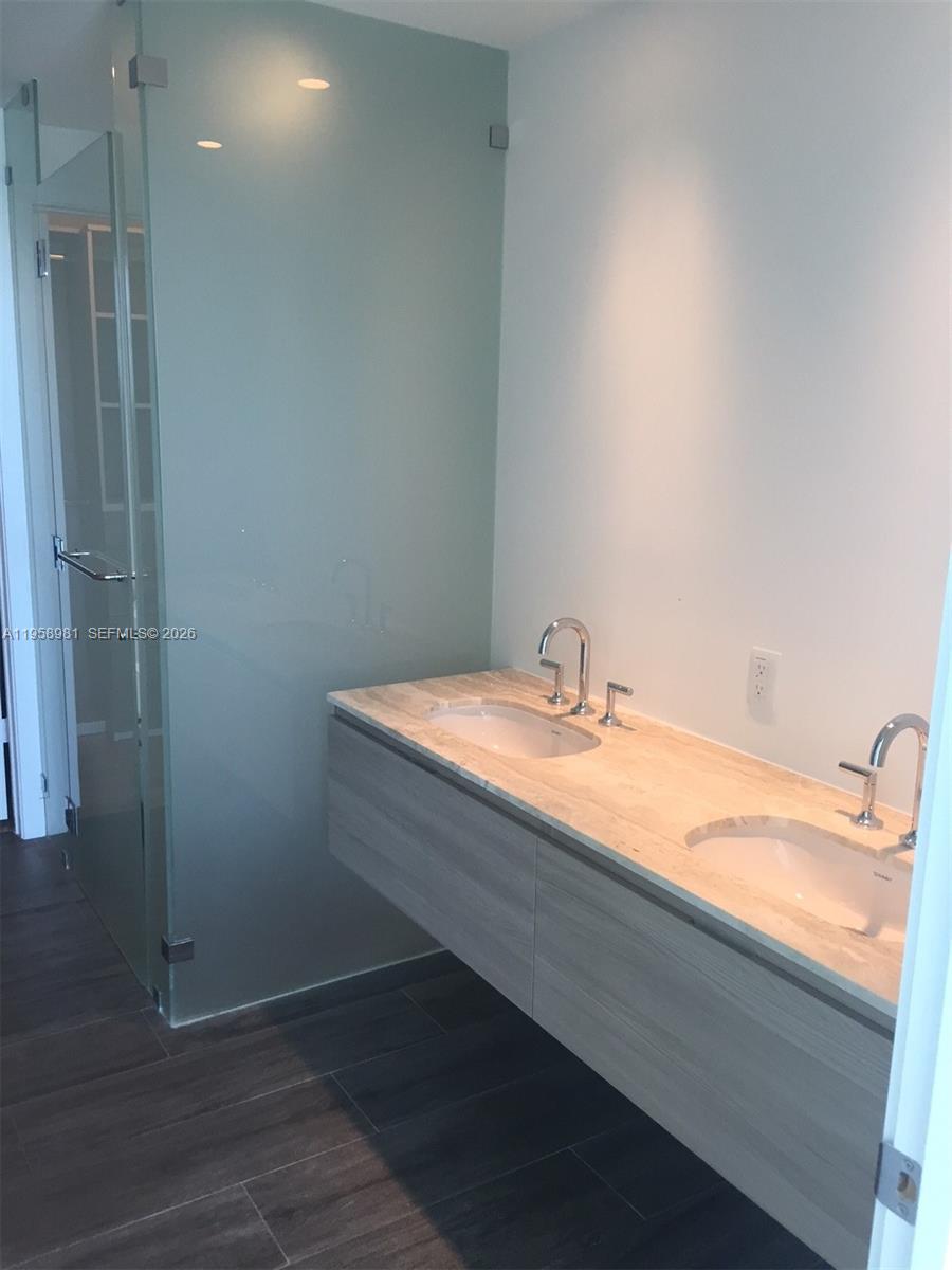 BISCAYNE BEACH - Residential Lease