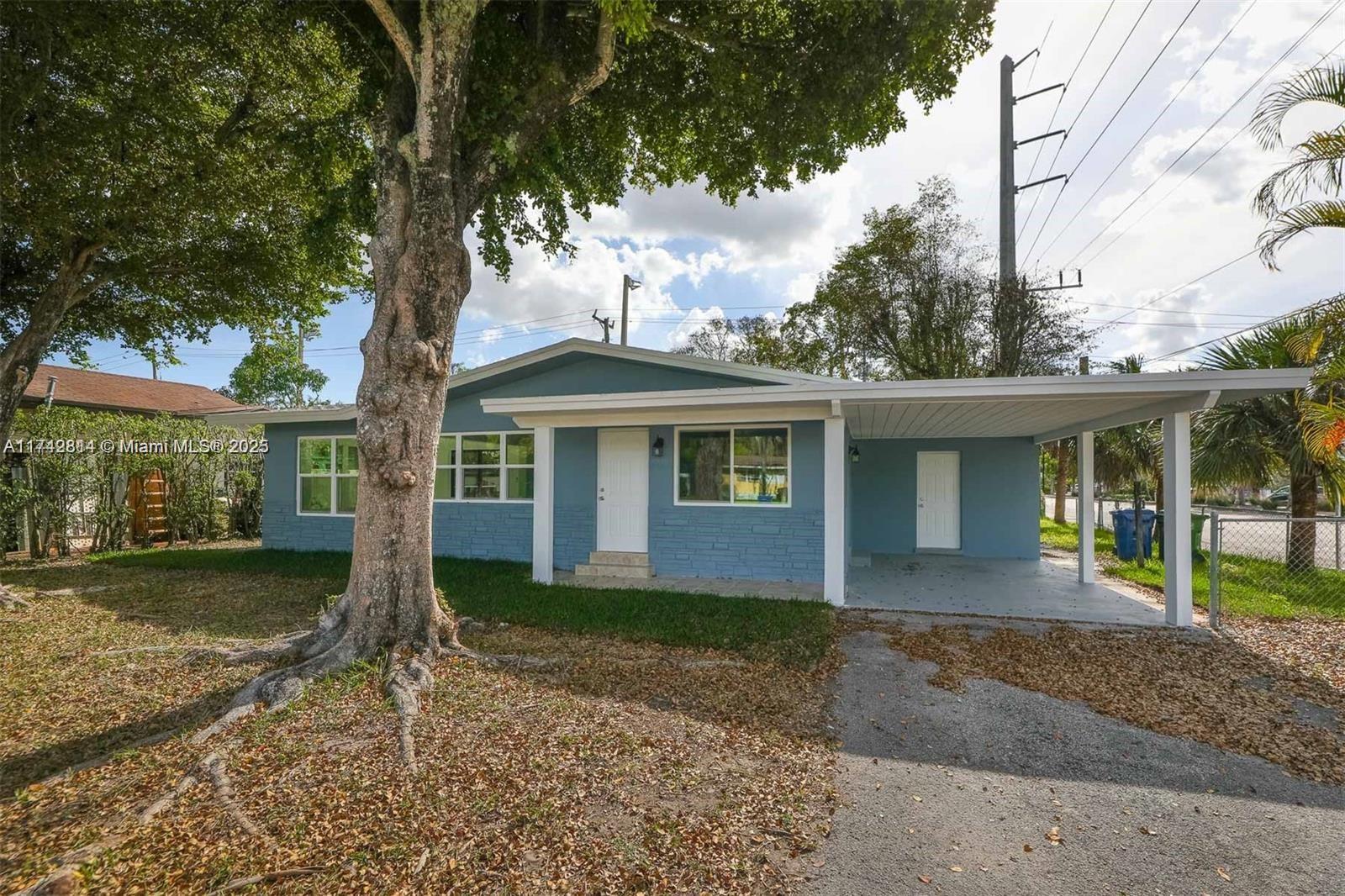 832 NW 28th St