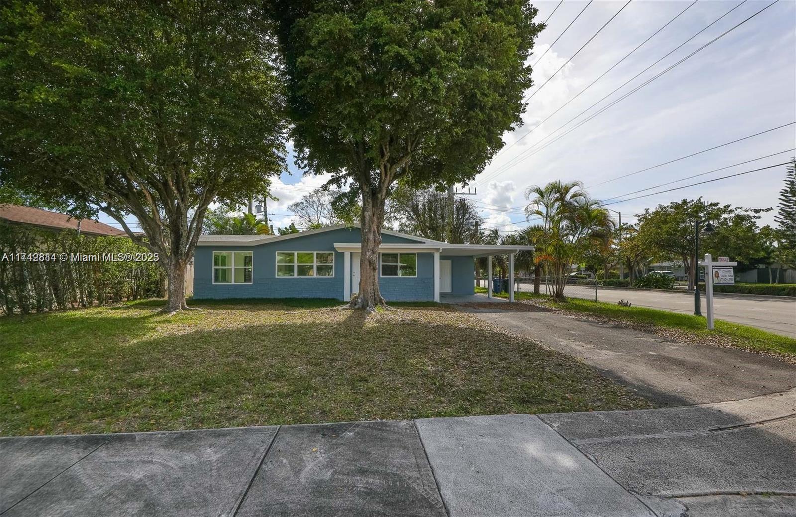 Property for Sale at 832 Nw 28th St, Wilton Manors, Broward County, Florida - Bedrooms: 3 
Bathrooms: 2  - $675,000