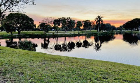 Photo of 211 SW 87th Ter, Plantation, FL 33324 (MLS # A11981407)