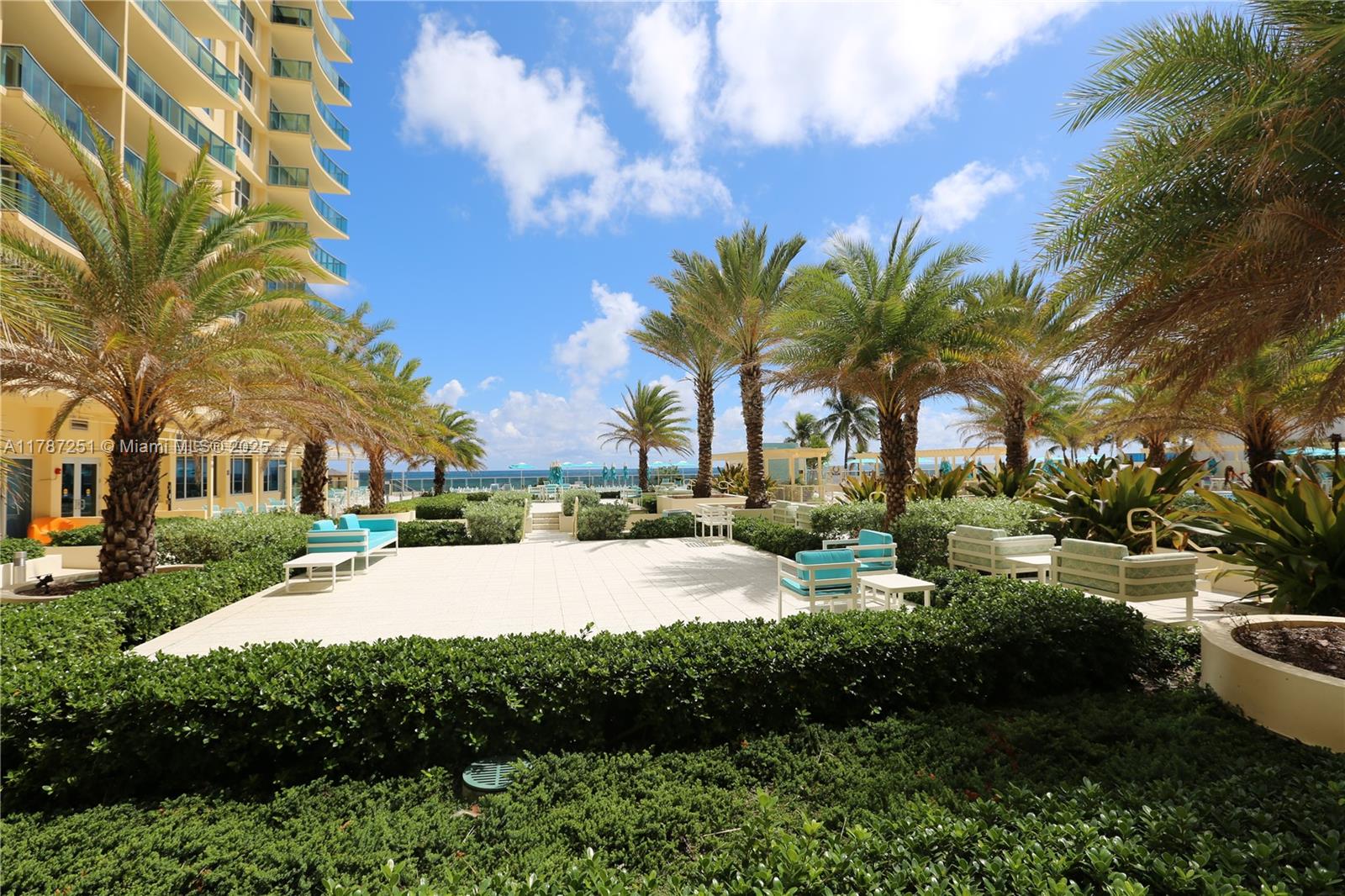 WAVE CONDO - Residential