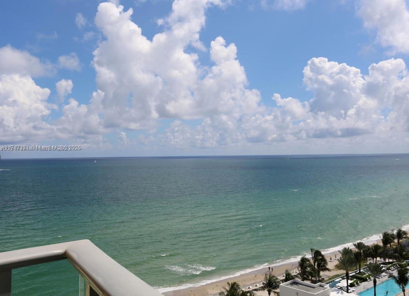 WAVE CONDO - Residential