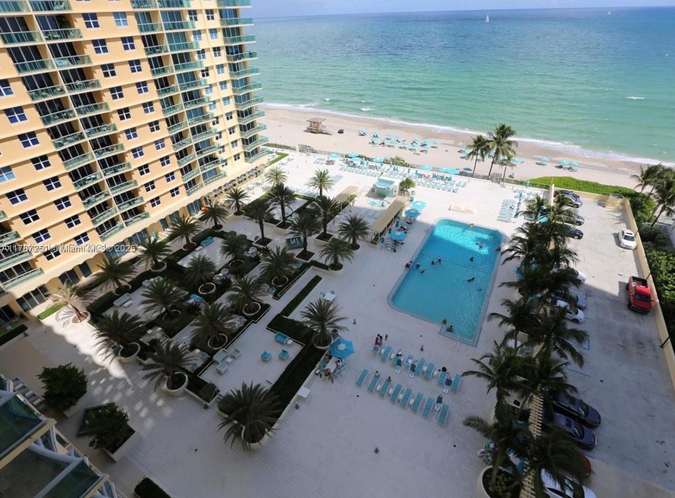 WAVE CONDO - Residential