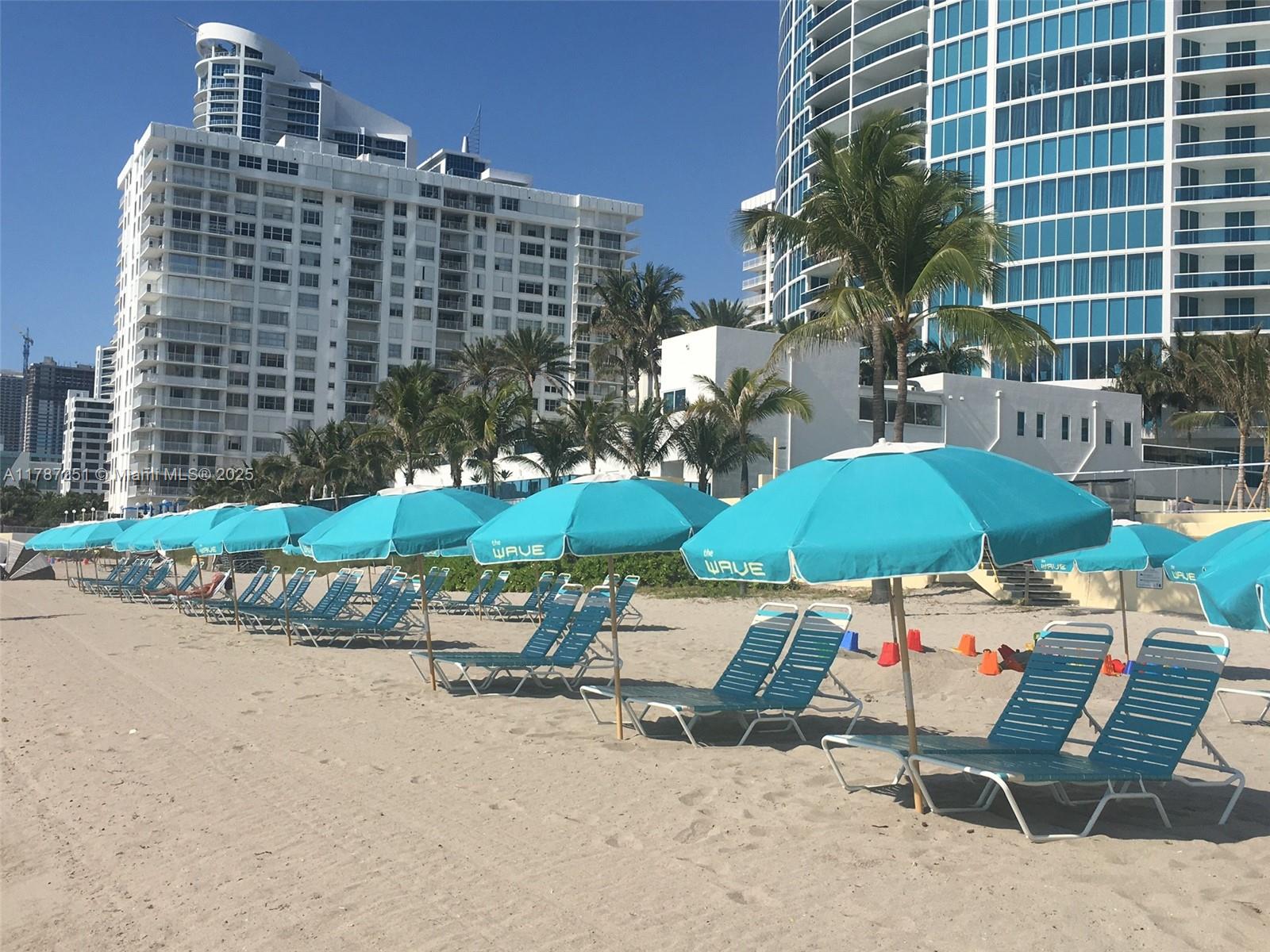 WAVE CONDO - Residential