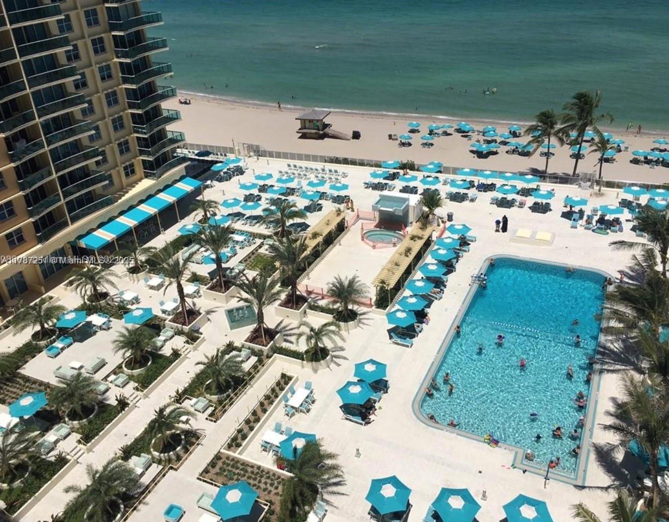 WAVE CONDO - Residential