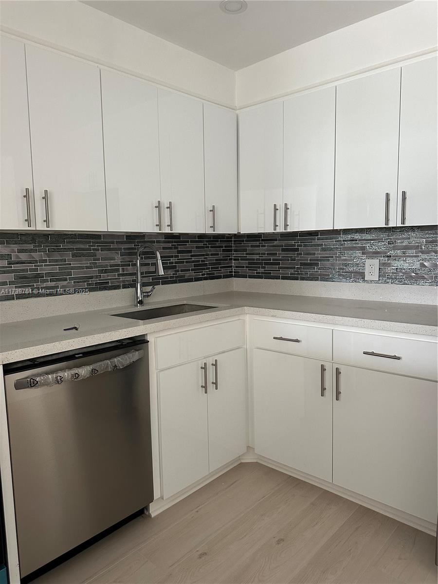 WOODSIDE APTS CONDO - Residential