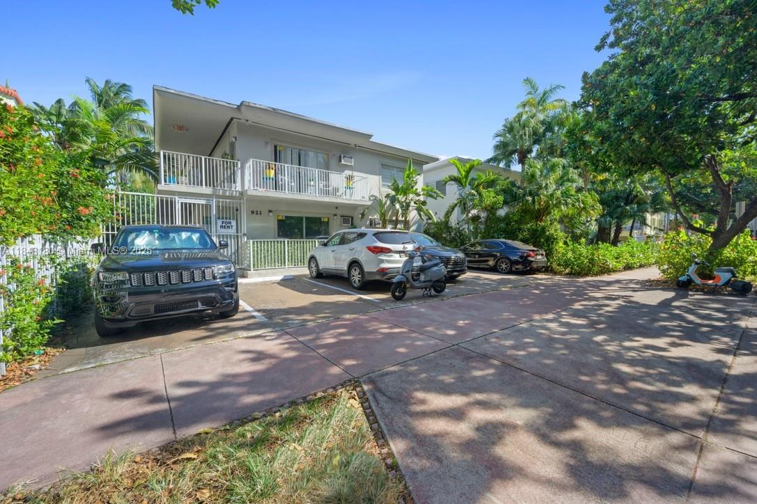 Welcome to Meridian Avenue!
This beautifully renovated and fully furnished studio offers the ultimate in convenience—just bring your suitcase and move right in! Located in a charming walk-up building, this unit features a combo washer and dryer in-unit, one assigned parking space, and stylish updates throughout. Enjoy the best of South Beach living with unbeatable proximity to everything—beaches, shops, dining, and more.
Location, location, location—make this your home today!