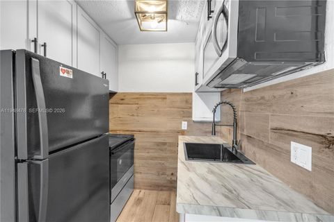 822 N 20th Ave Hollywood FL 33020