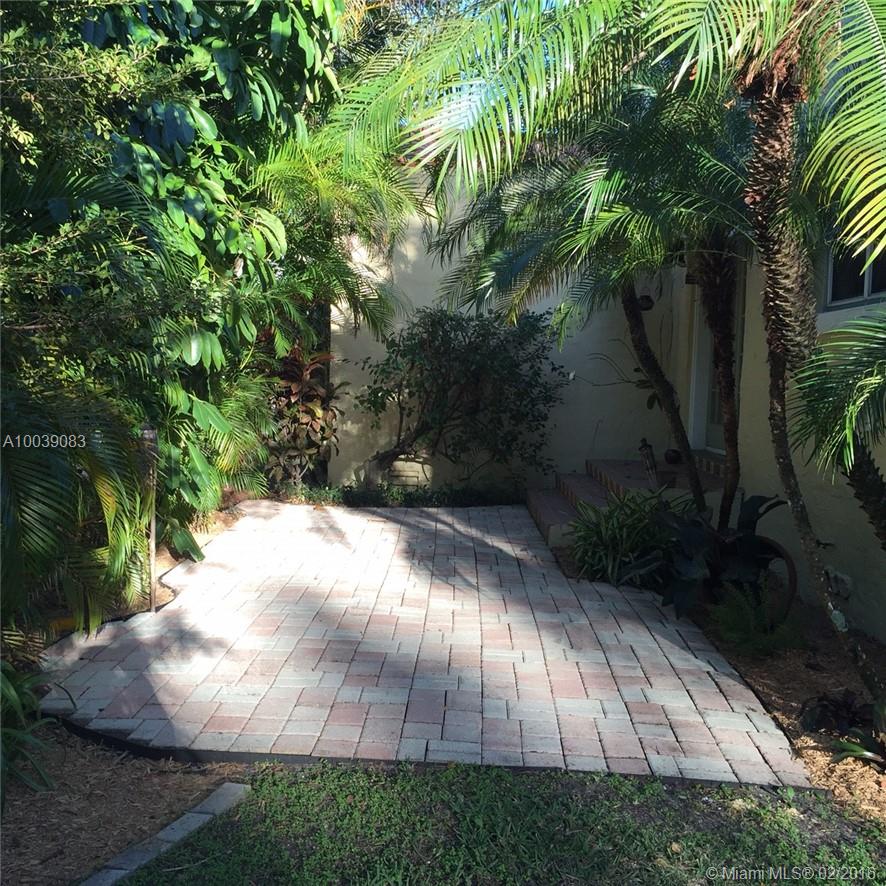 CORAL GABLES RIVIERA - Residential