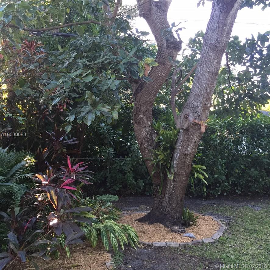 CORAL GABLES RIVIERA - Residential