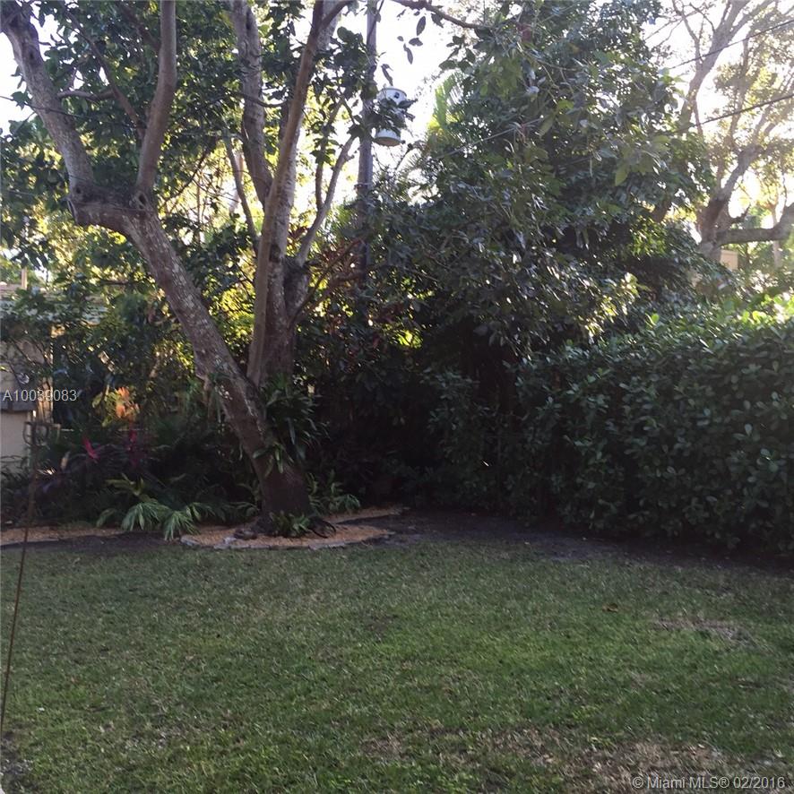 CORAL GABLES RIVIERA - Residential