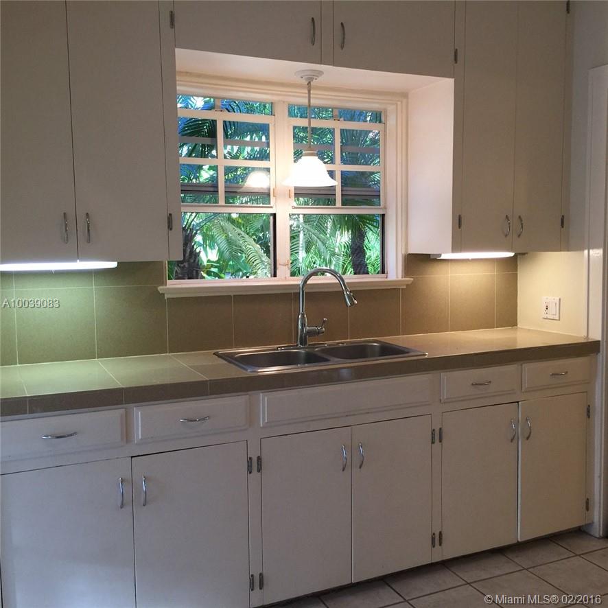 CORAL GABLES RIVIERA - Residential