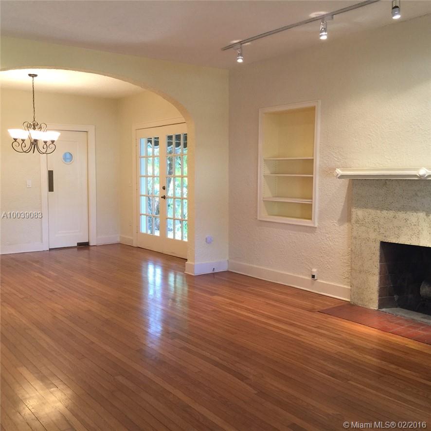 CORAL GABLES RIVIERA - Residential