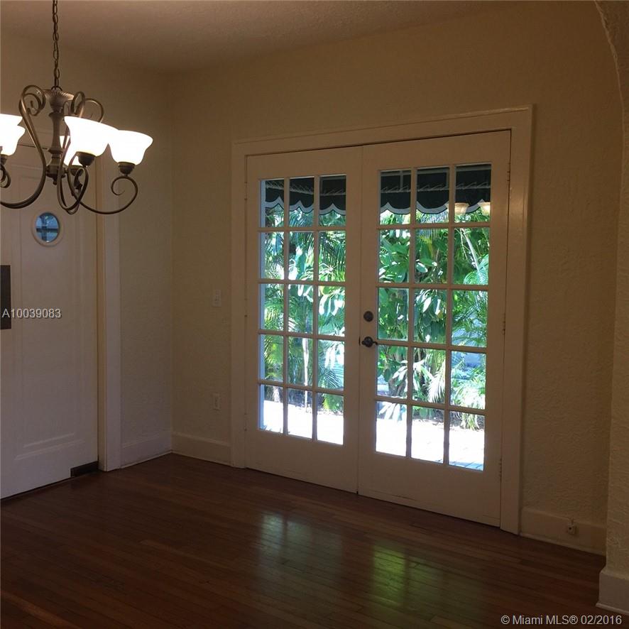 CORAL GABLES RIVIERA - Residential