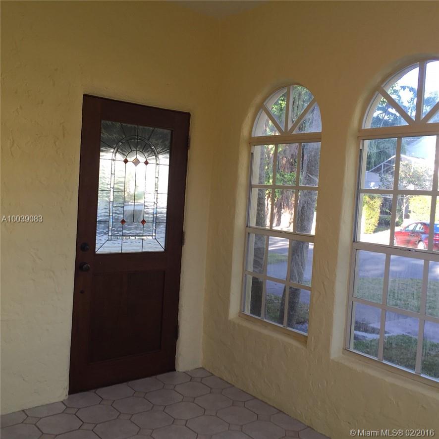 CORAL GABLES RIVIERA - Residential