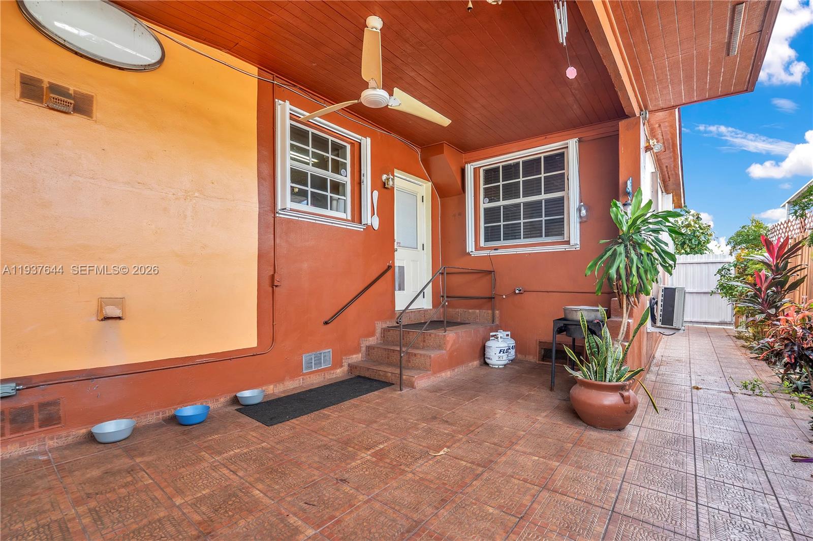 BRADLEY MANOR 3RD ADDN - Residential