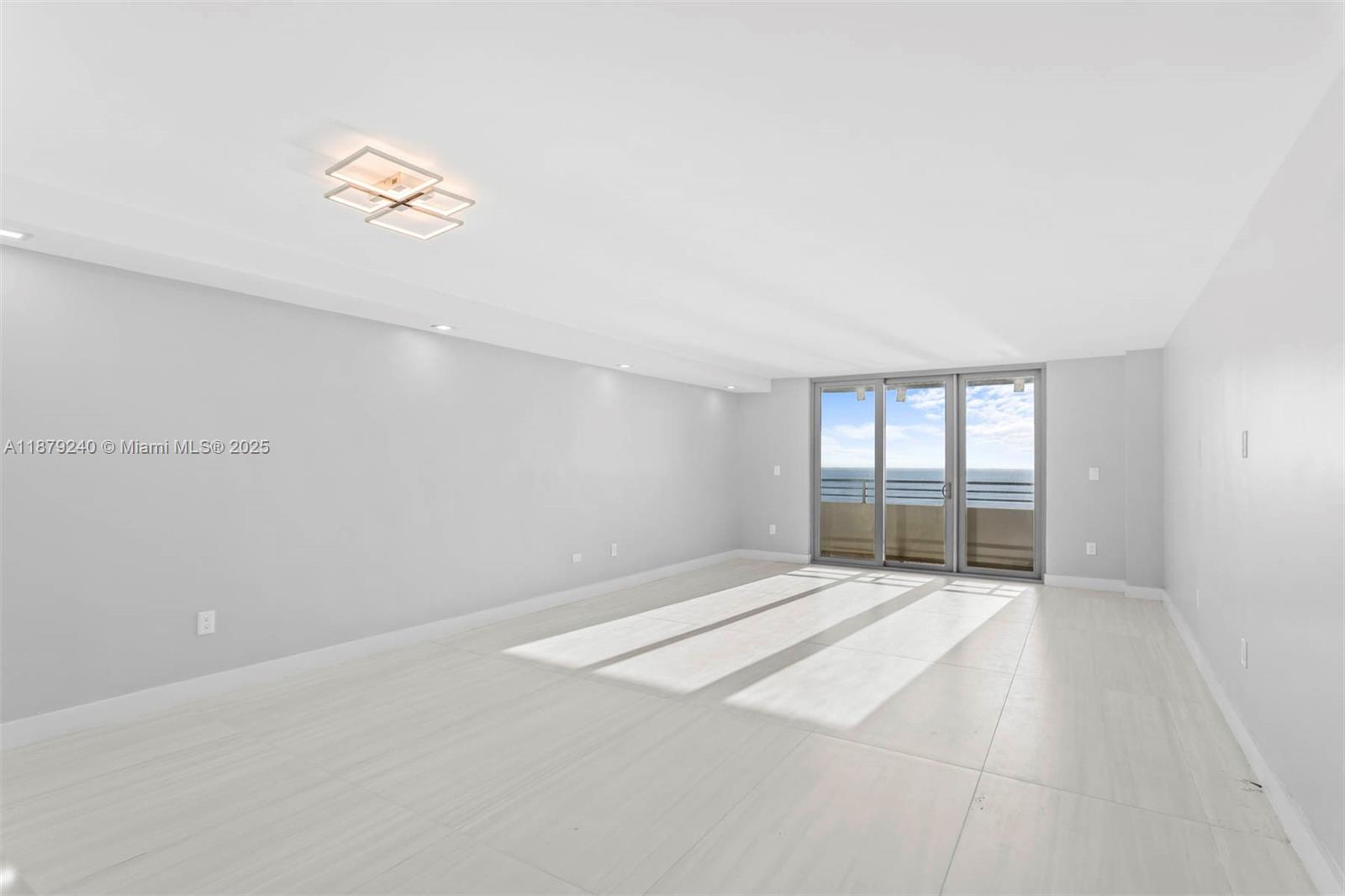 5555 Collins Ave 14N