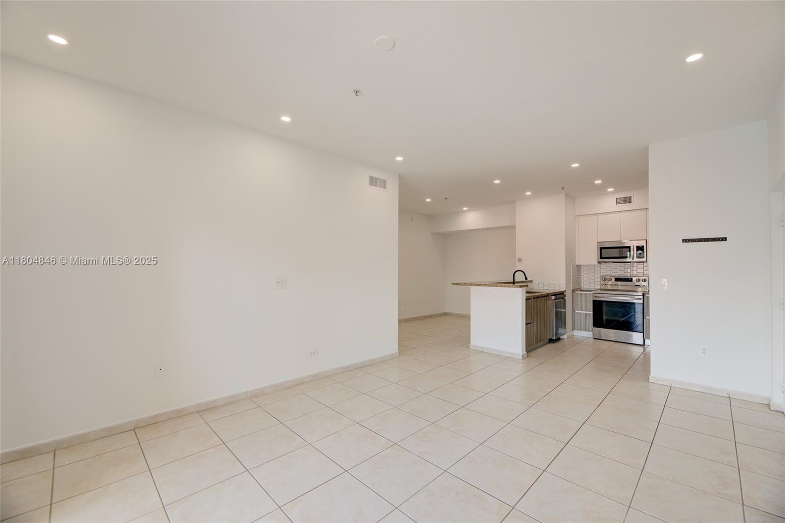 PALM GARDENS AT DORAL CON - Residential