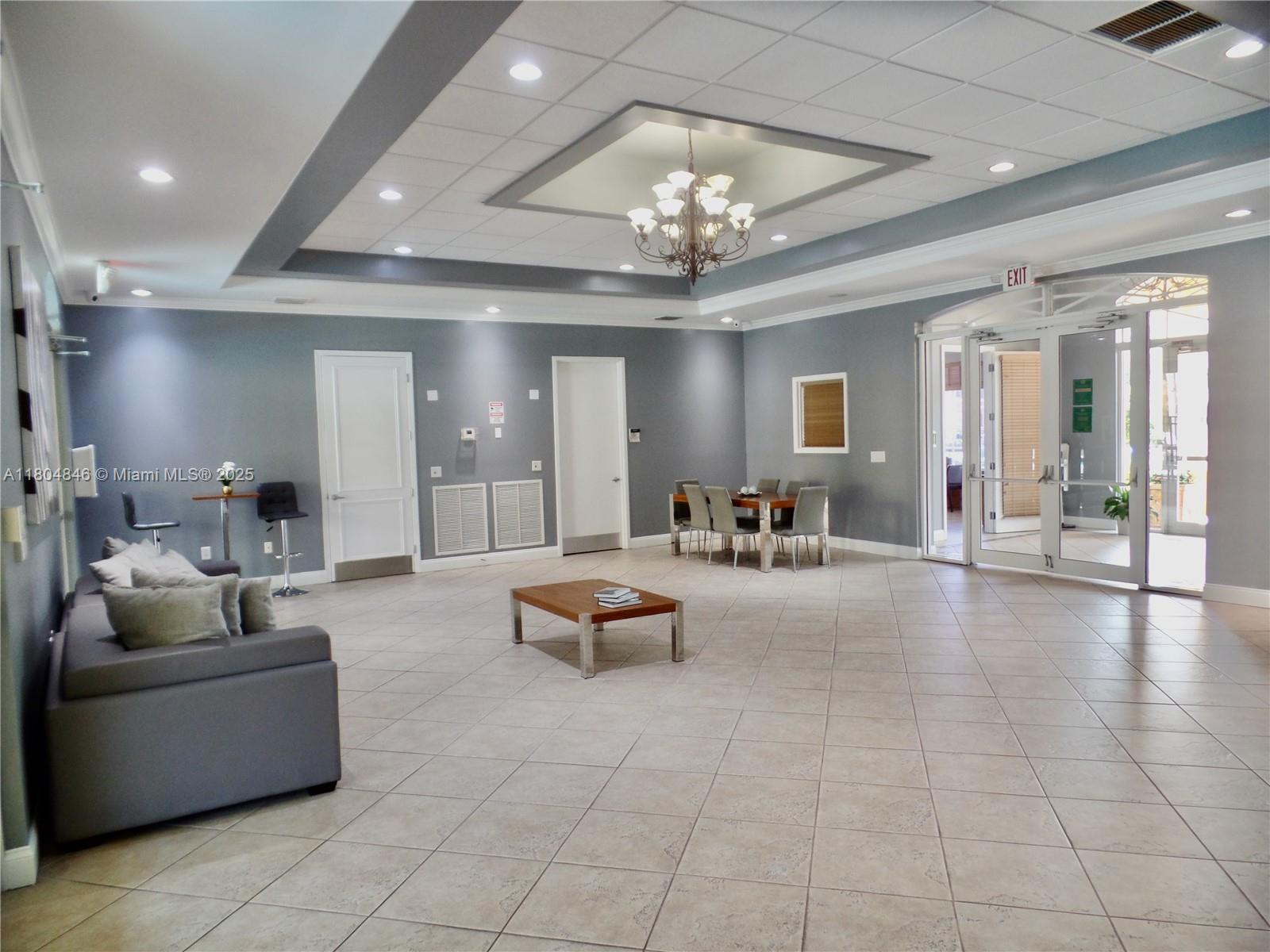 PALM GARDENS AT DORAL CON - Residential