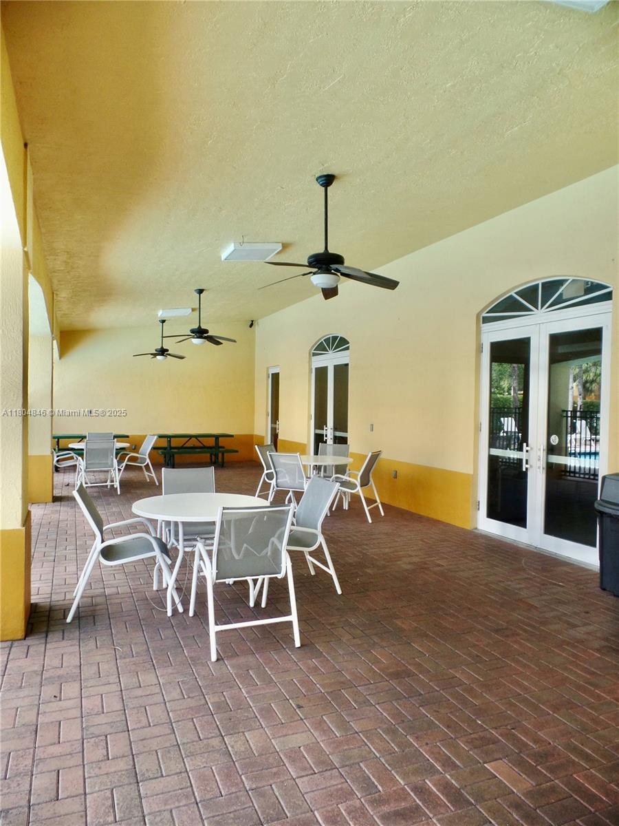 PALM GARDENS AT DORAL CON - Residential