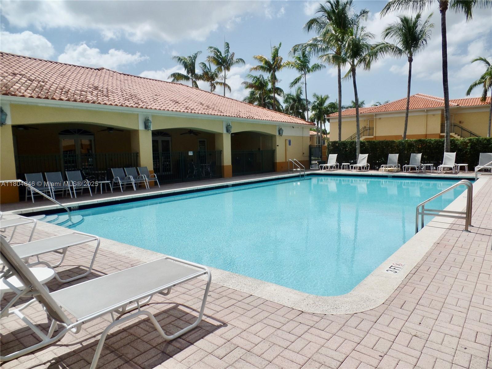 PALM GARDENS AT DORAL CON - Residential