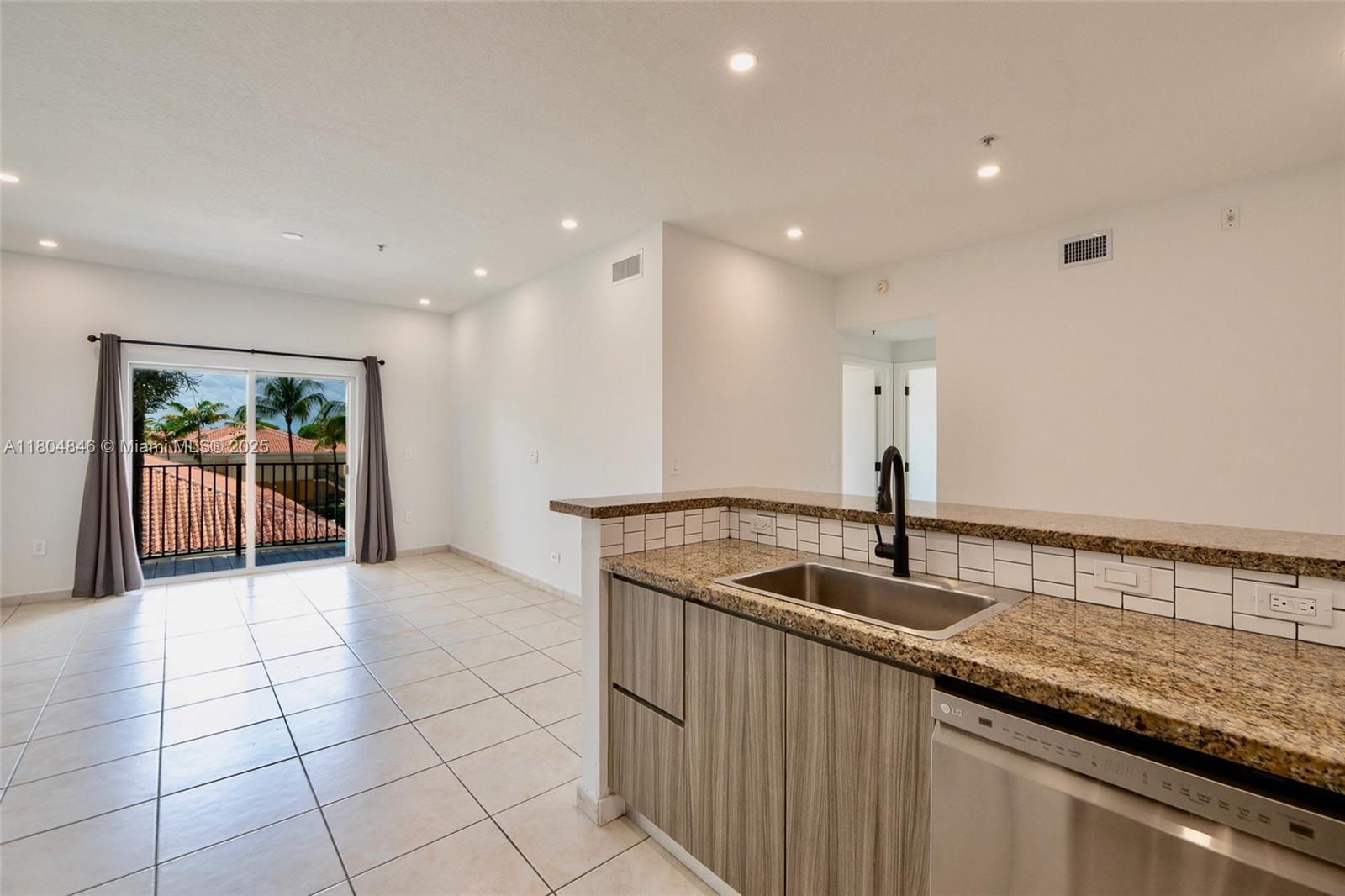 PALM GARDENS AT DORAL CON - Residential