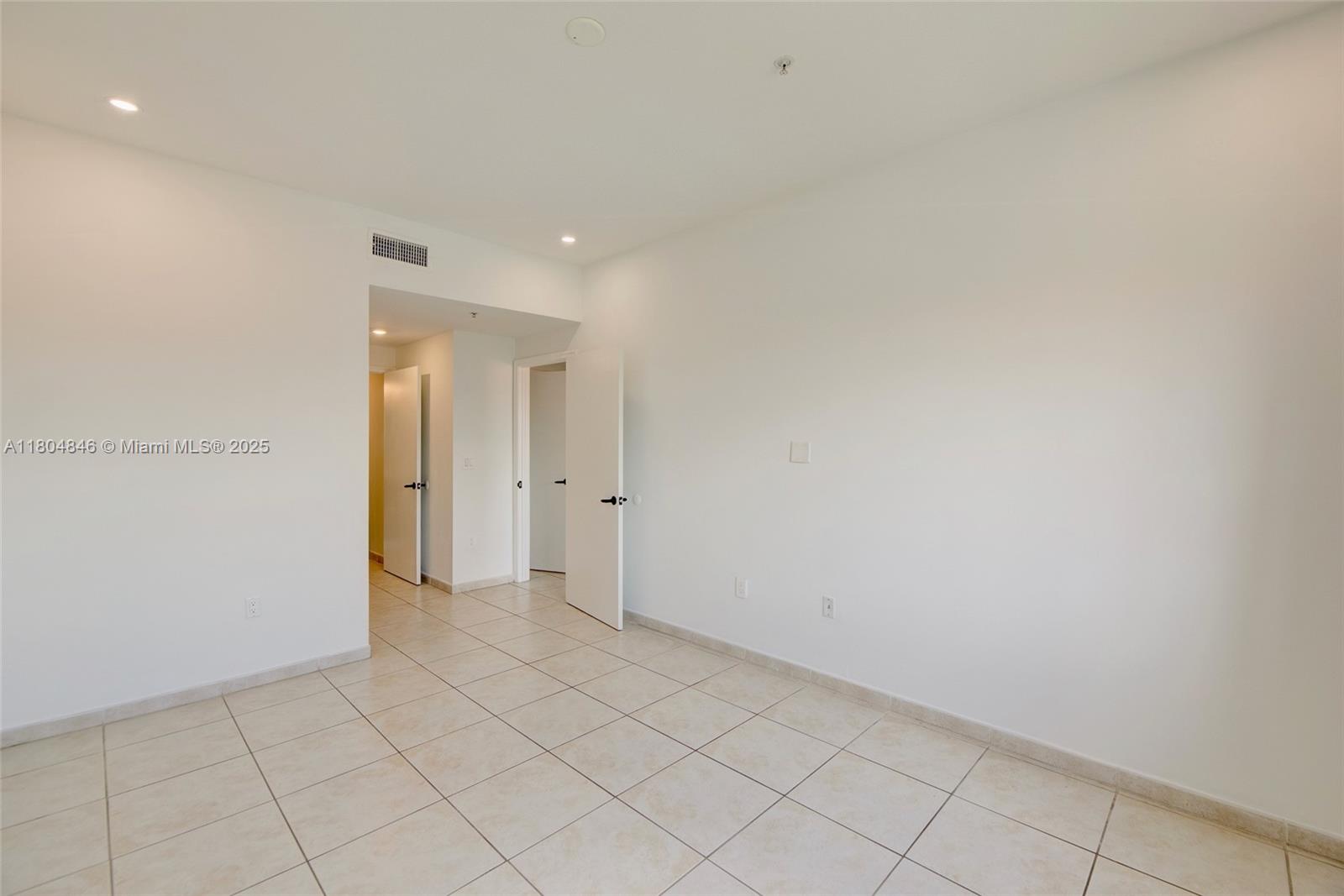 PALM GARDENS AT DORAL CON - Residential