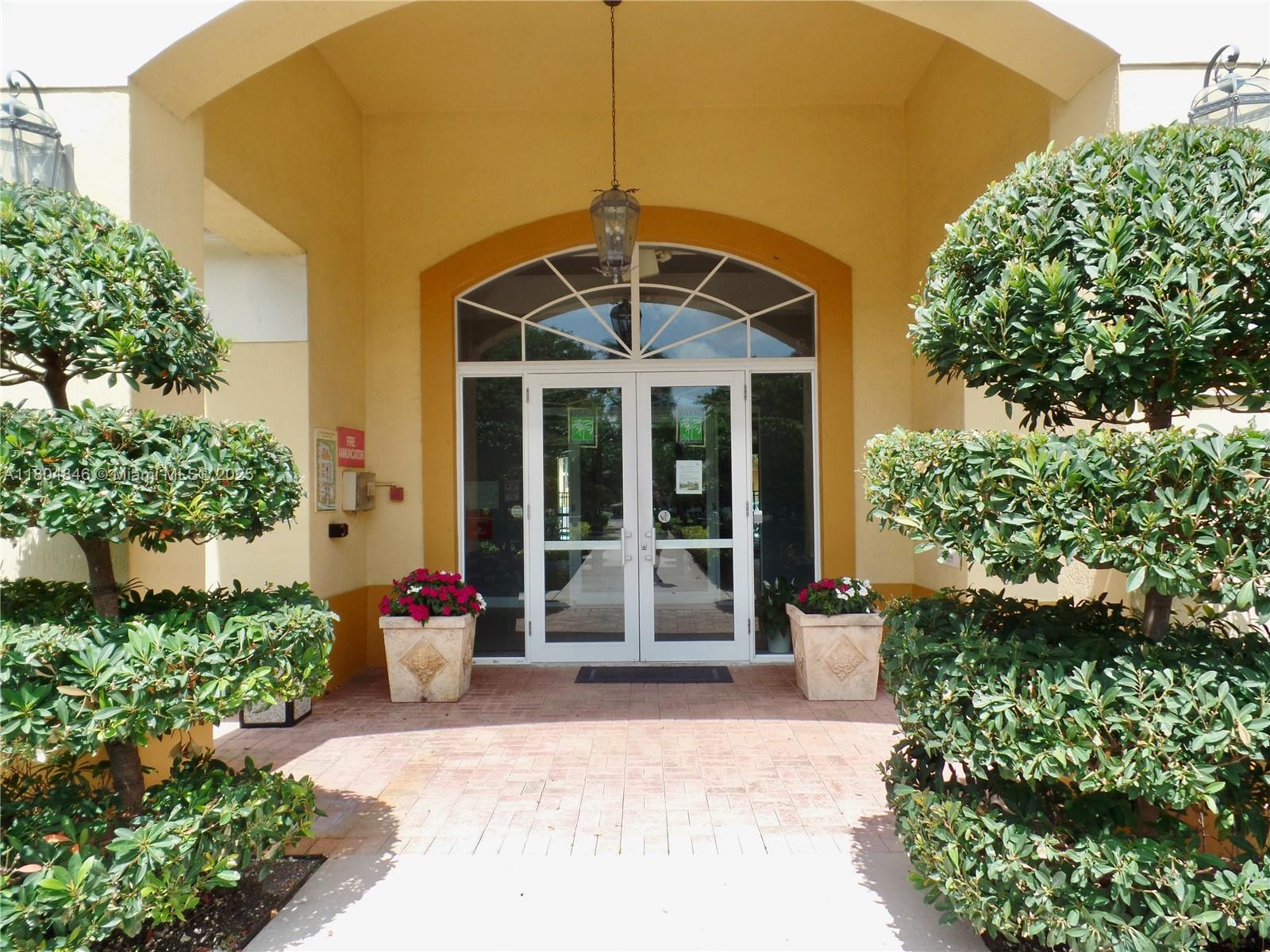 PALM GARDENS AT DORAL CON - Residential