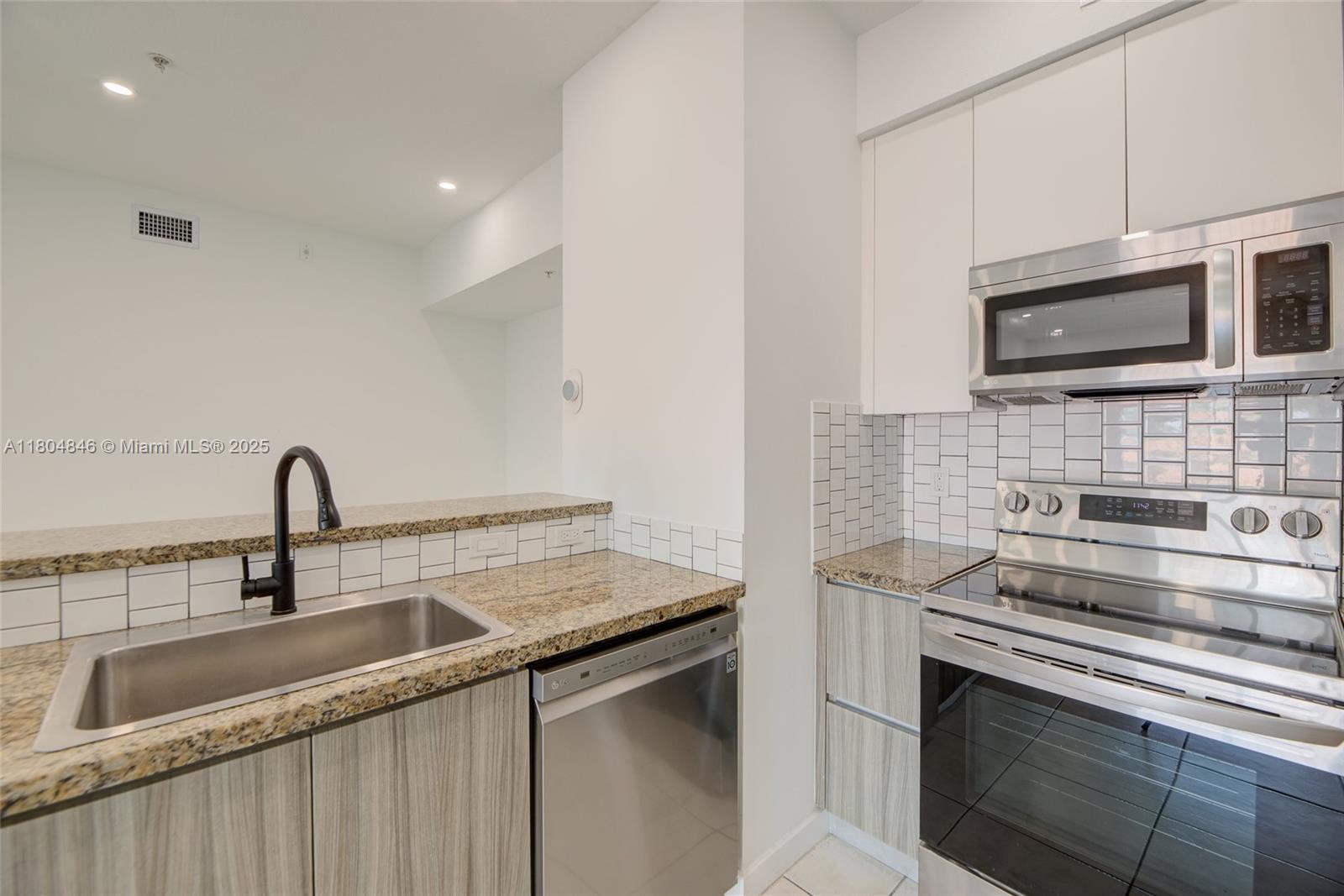 PALM GARDENS AT DORAL CON - Residential