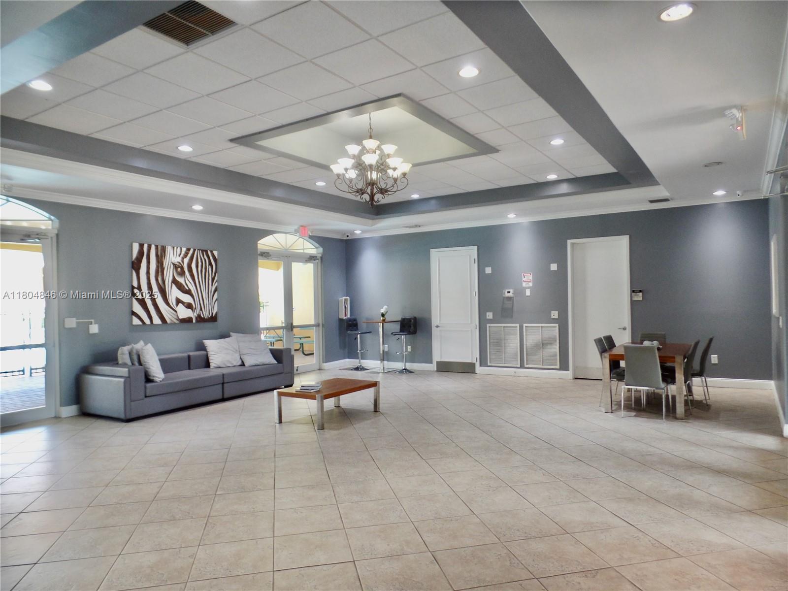 PALM GARDENS AT DORAL CON - Residential