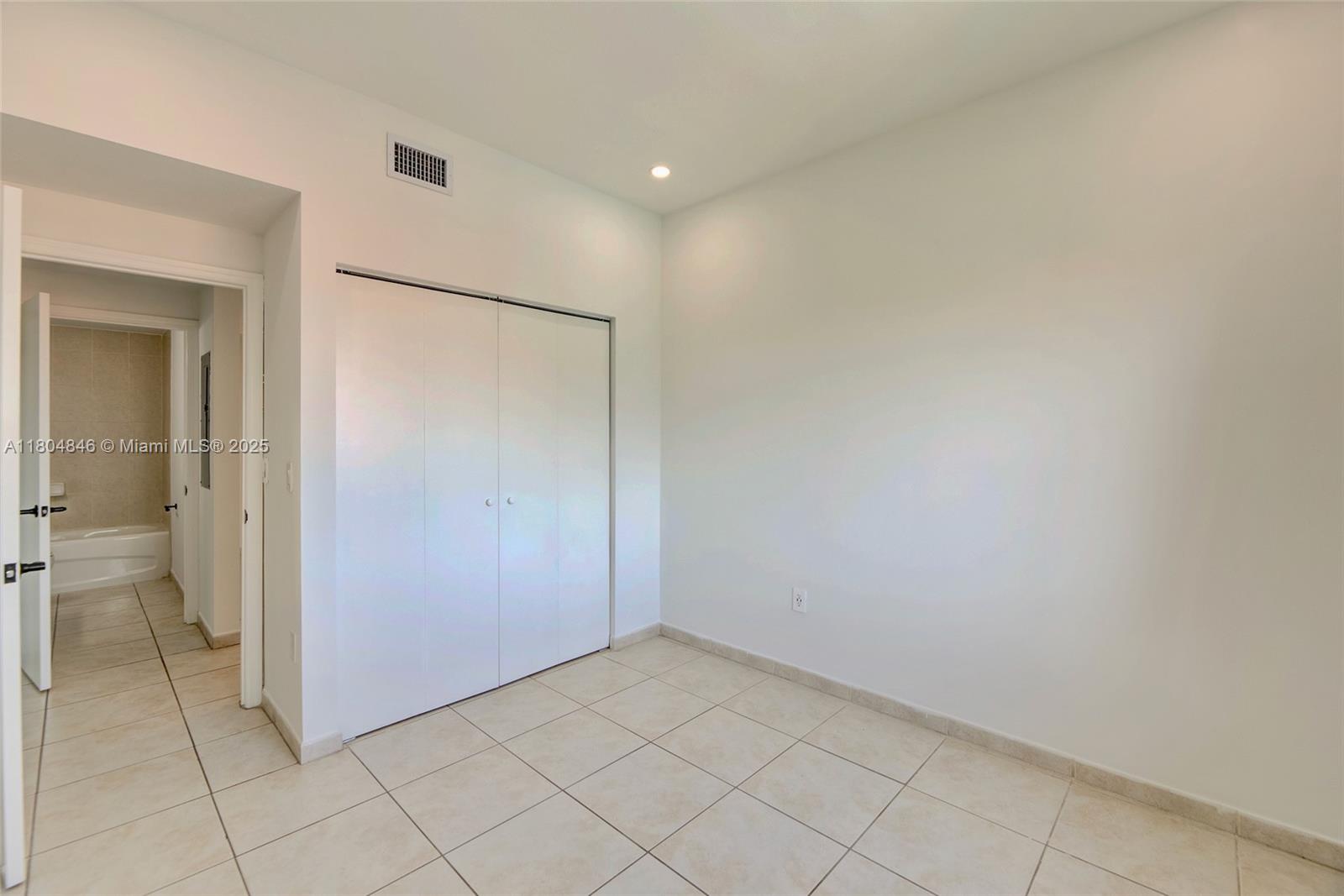 PALM GARDENS AT DORAL CON - Residential