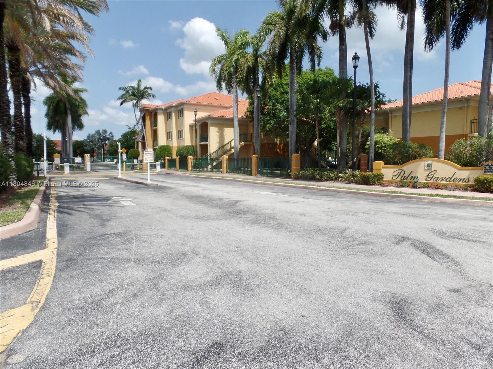 PALM GARDENS AT DORAL CON - Residential