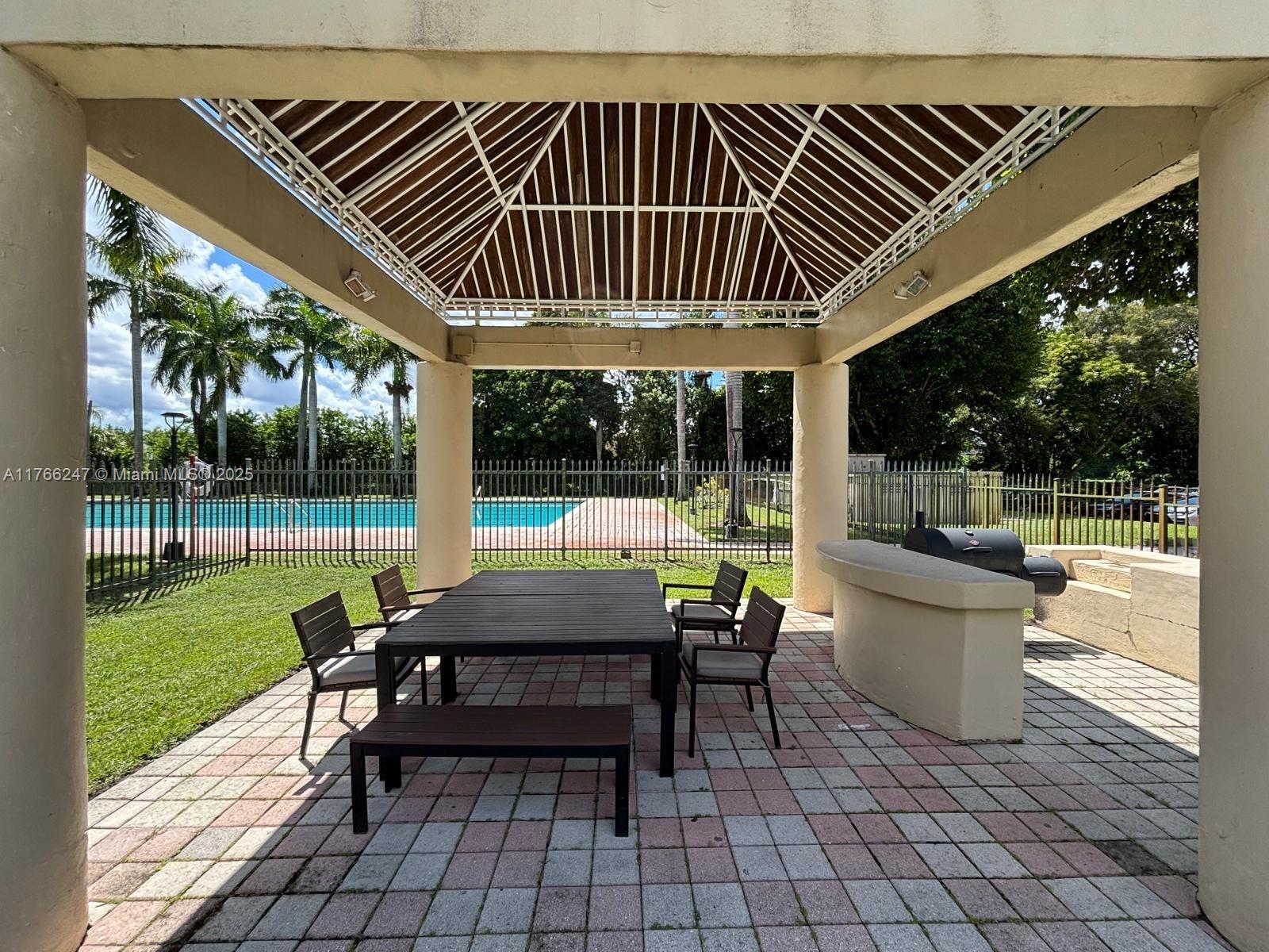 THE FOUNTAINS AT FONTAINE - Residential