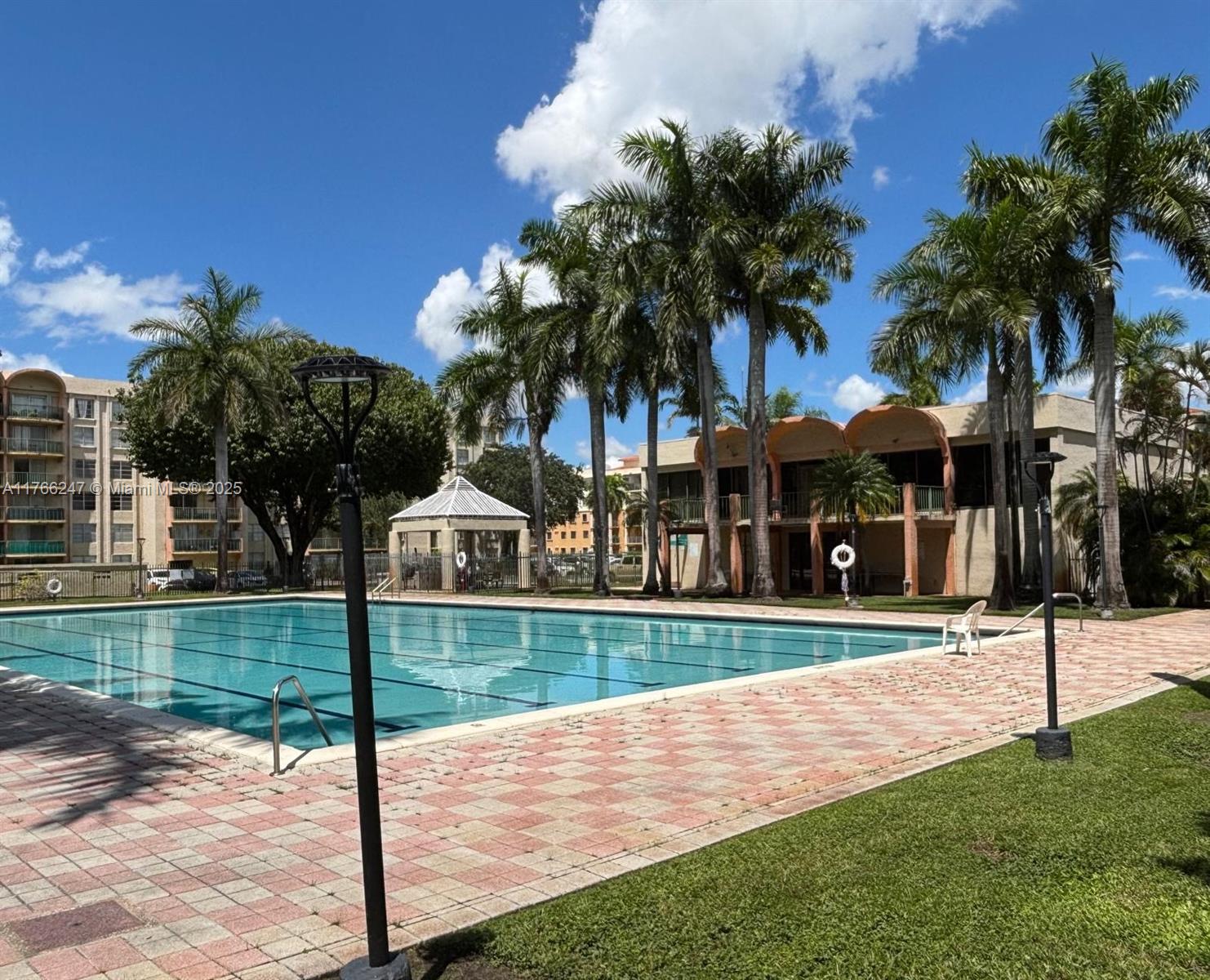 THE FOUNTAINS AT FONTAINE - Residential