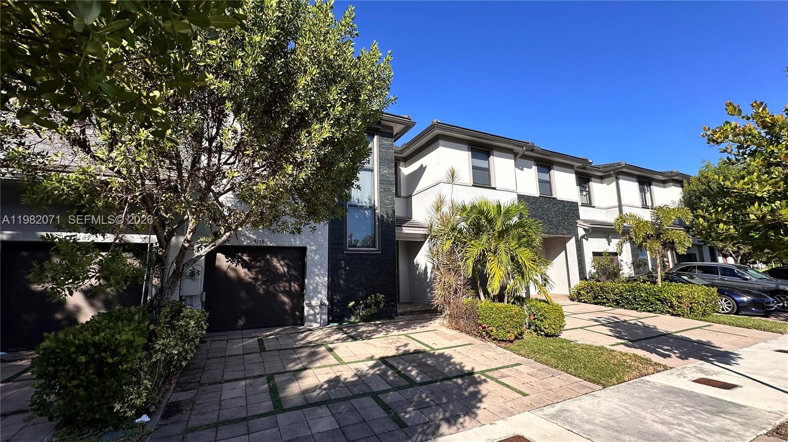 DUNNWOODY LAKE - Residential