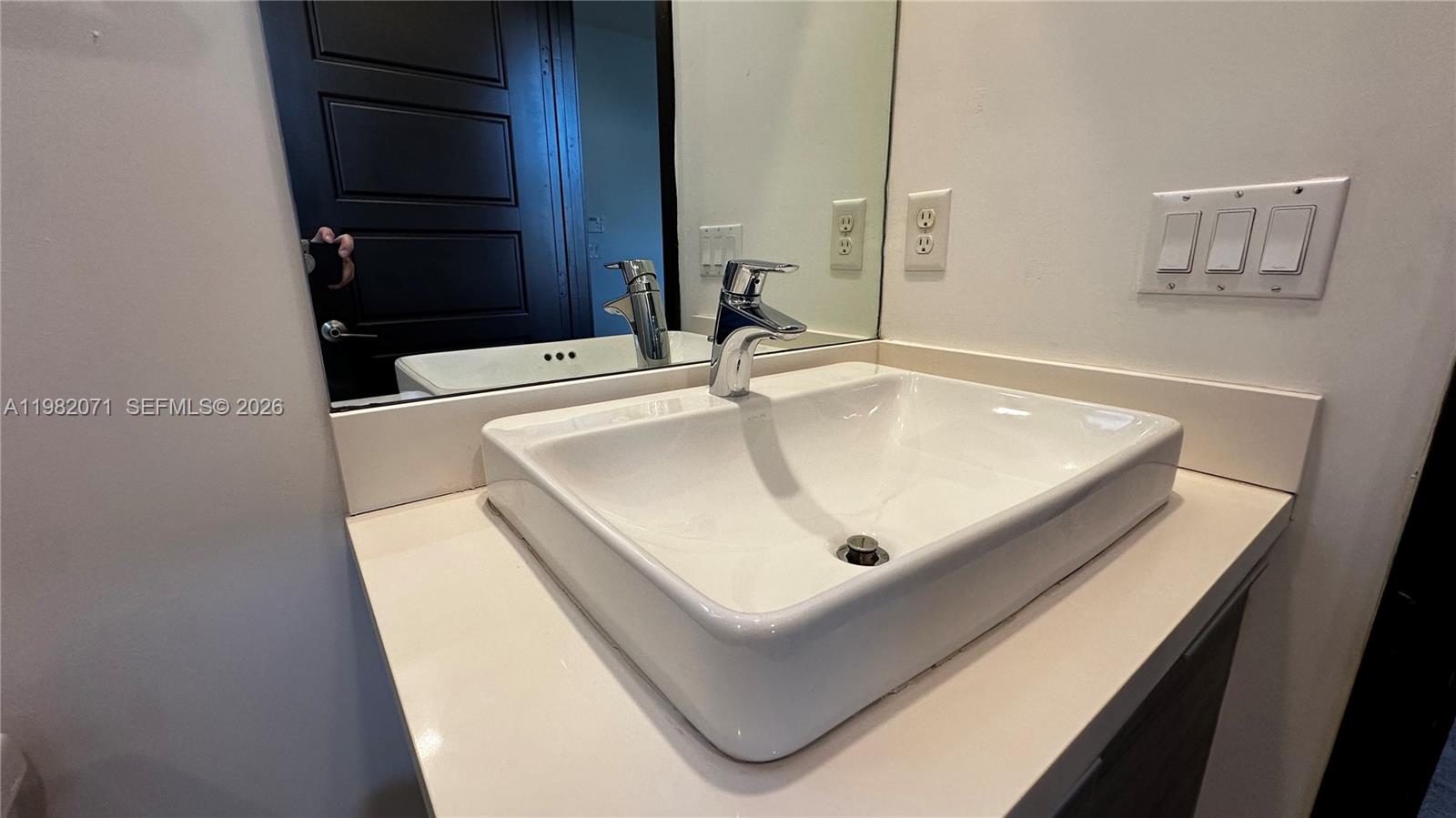 DUNNWOODY LAKE - Residential