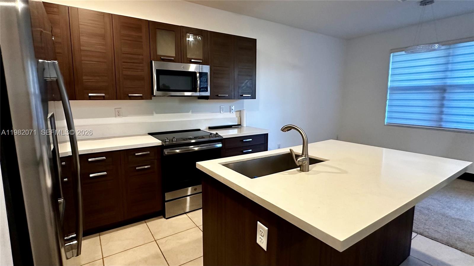 DUNNWOODY LAKE - Residential