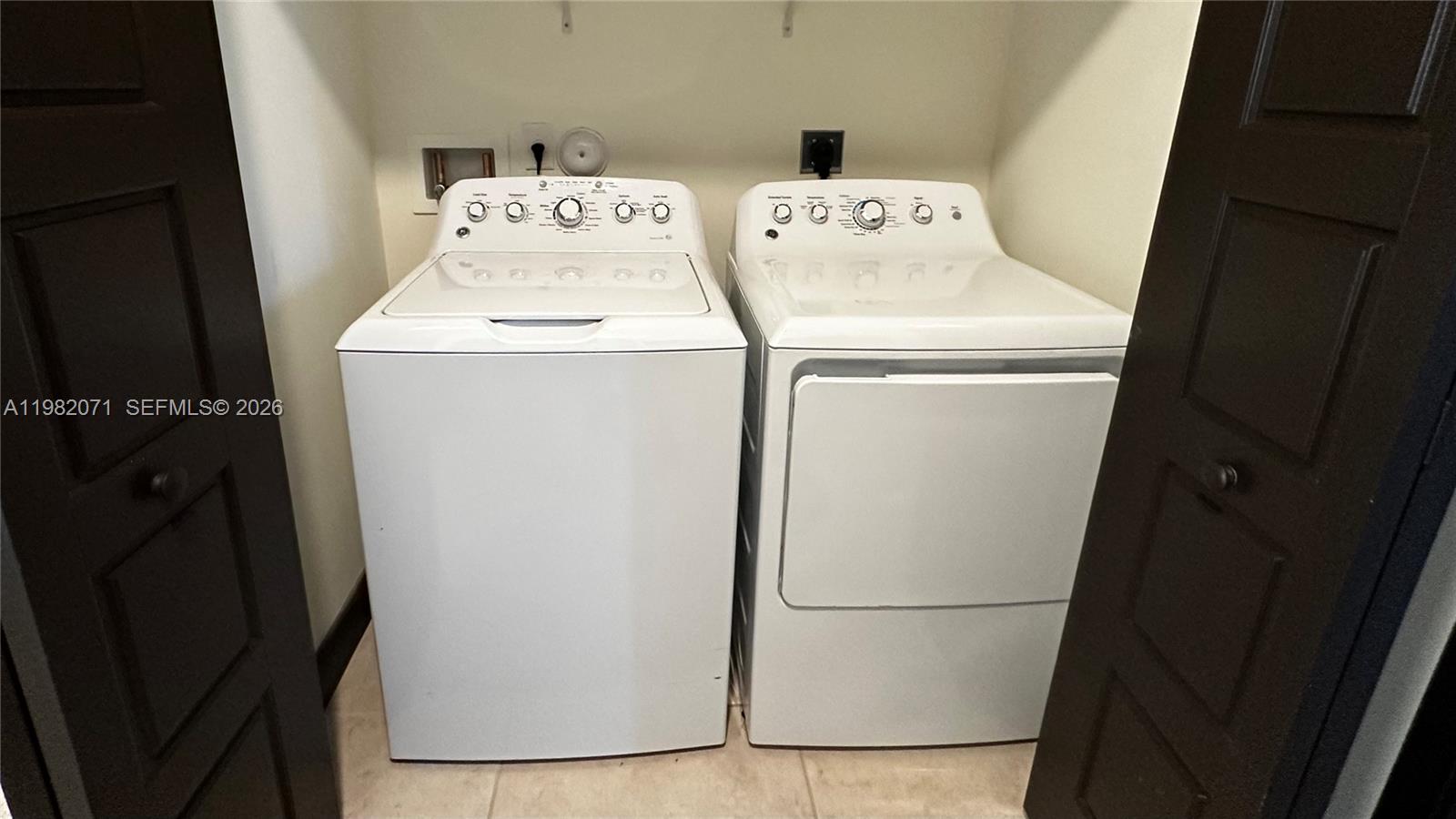 DUNNWOODY LAKE - Residential