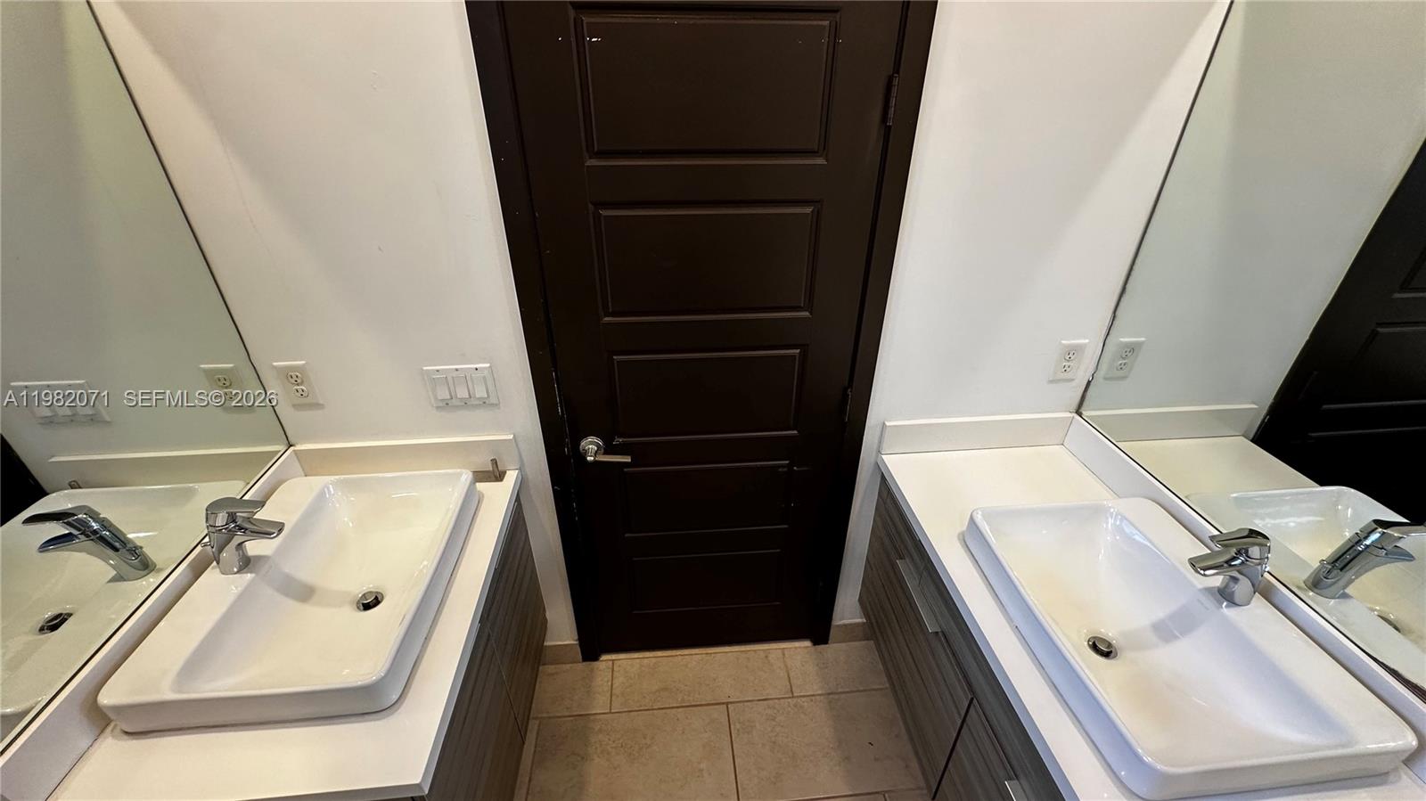 DUNNWOODY LAKE - Residential