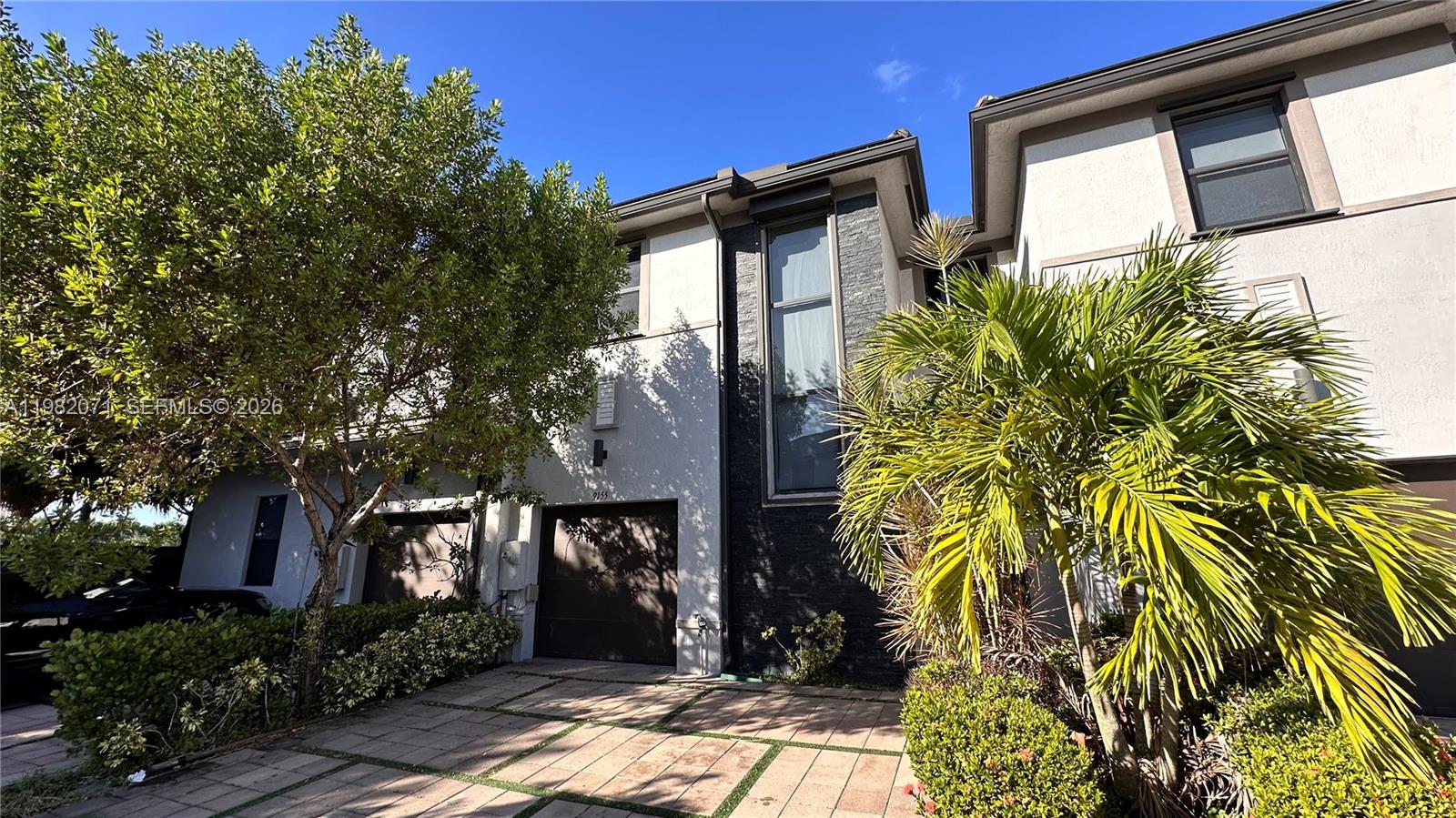 DUNNWOODY LAKE - Residential