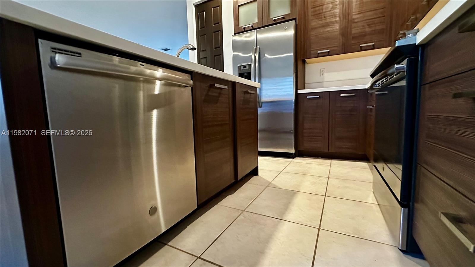 DUNNWOODY LAKE - Residential