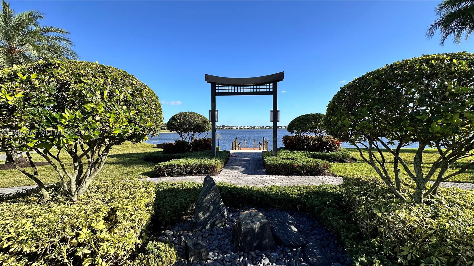 DUNNWOODY LAKE - Residential