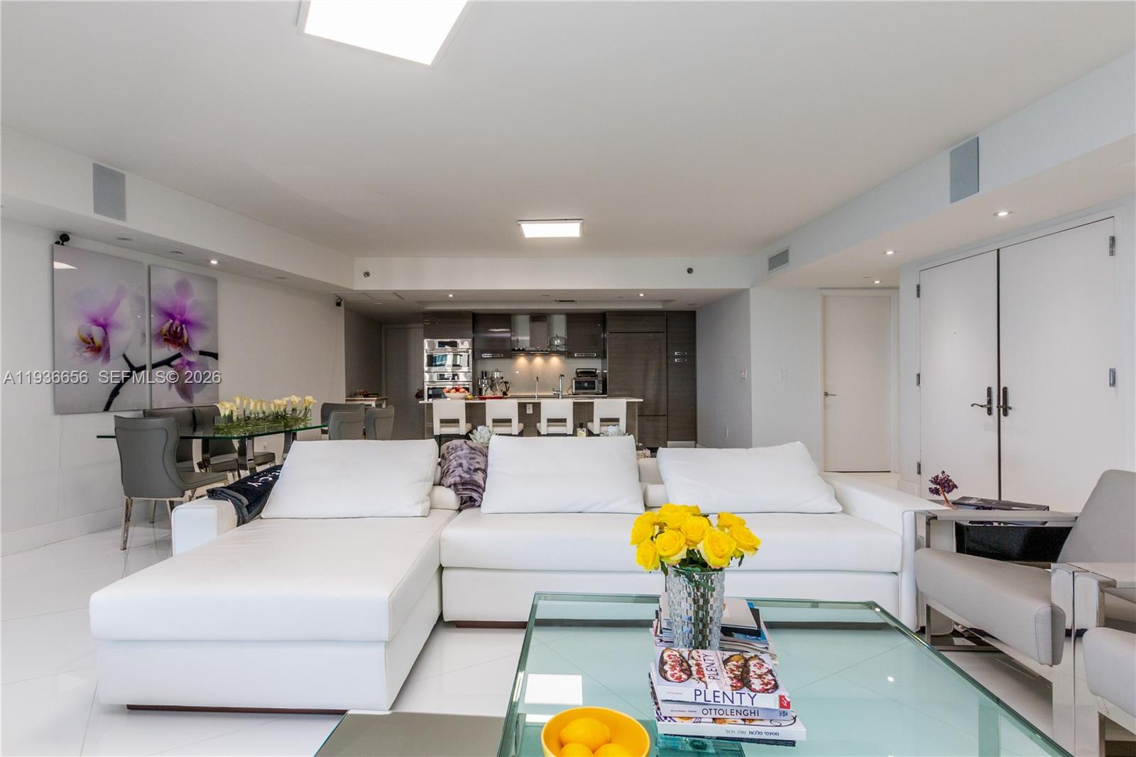 17201 Collins Ave 1807