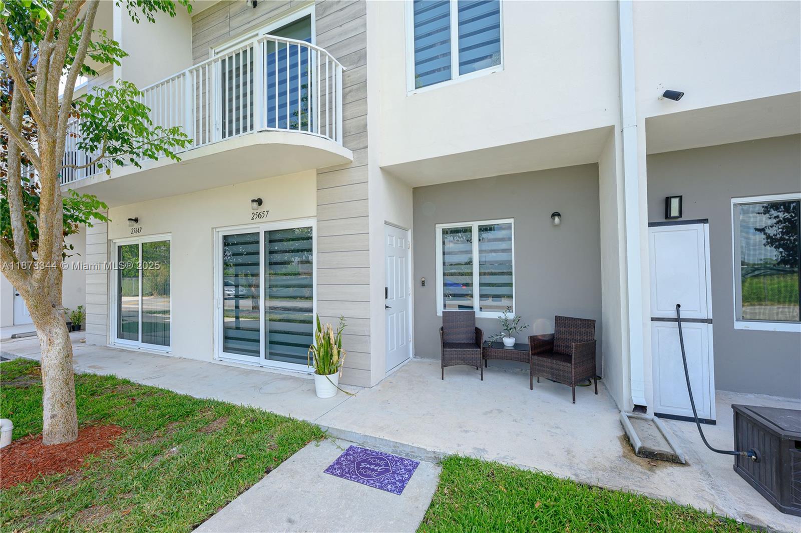 PARADISE ONE - Residential Lease