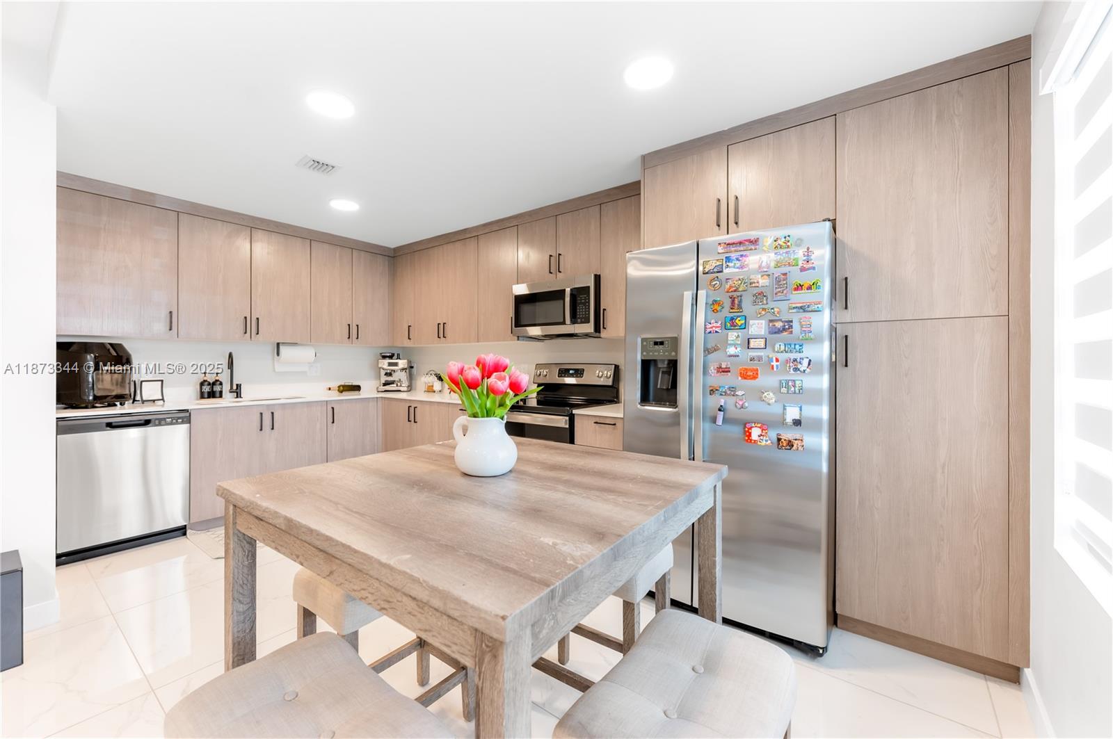 PARADISE ONE - Residential Lease