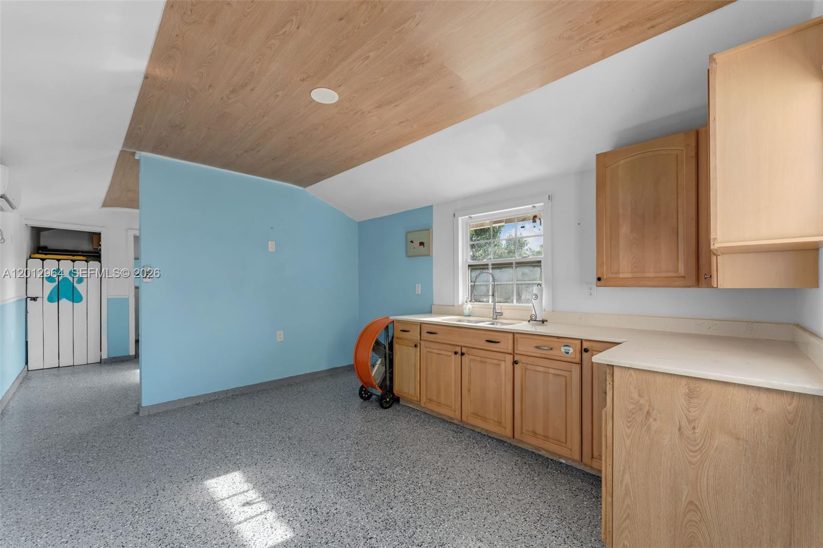 UNIVERSAL ESTATES SOUTH A - Residential